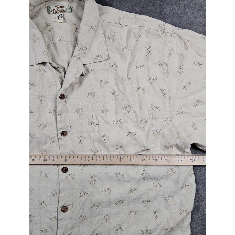 Tommy Bahama Mens Large Camp Shirt Beige Micro Palm Print Coconut Buttons - Picture 5 of 7